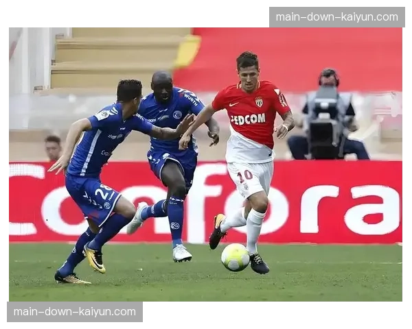 数据：摩纳哥近三轮联赛五粒进球中有四粒源自定位球